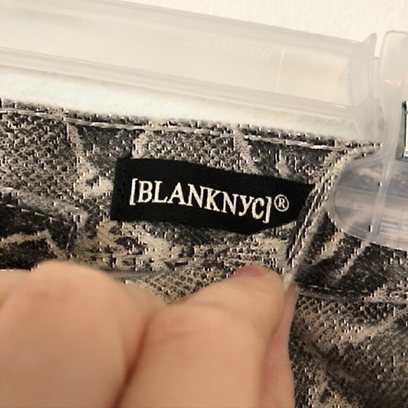 NEW NWT BLANKNYC BLANK NYC Jane Skirt Cream Gray Snakeskin High Waisted Mini 24 - Picture 6 of 10